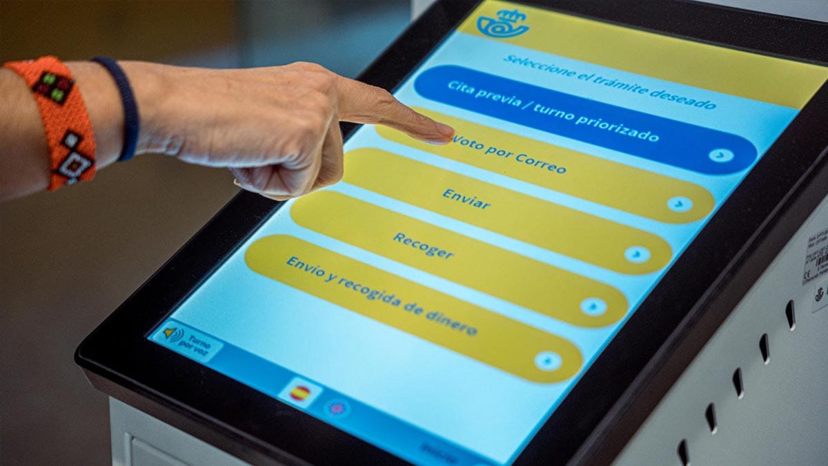 Correos asegura que ha entregado en mano el 89,3% de la documentación del voto del 23-J