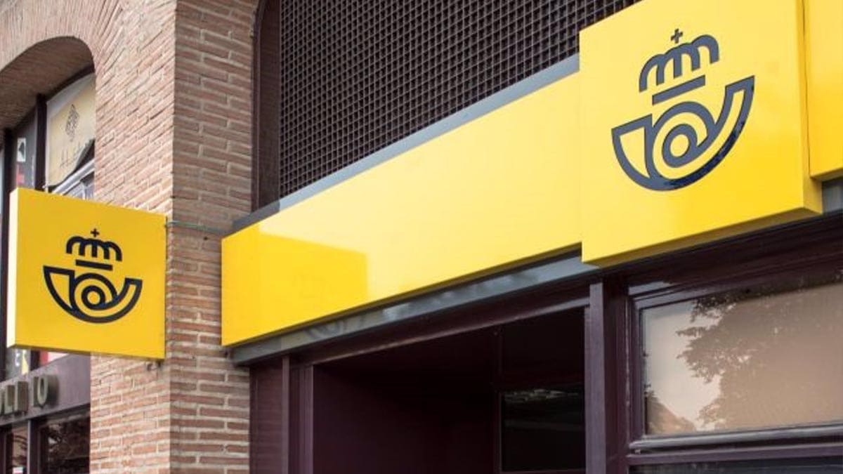 Correos almacena 350.000 papeletas devueltas por no encontrar al votante en casa           